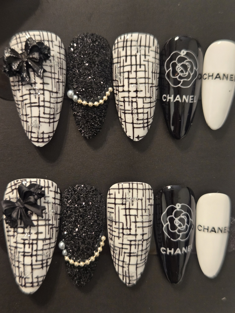 Black & White Luxury Press-On Nail Set